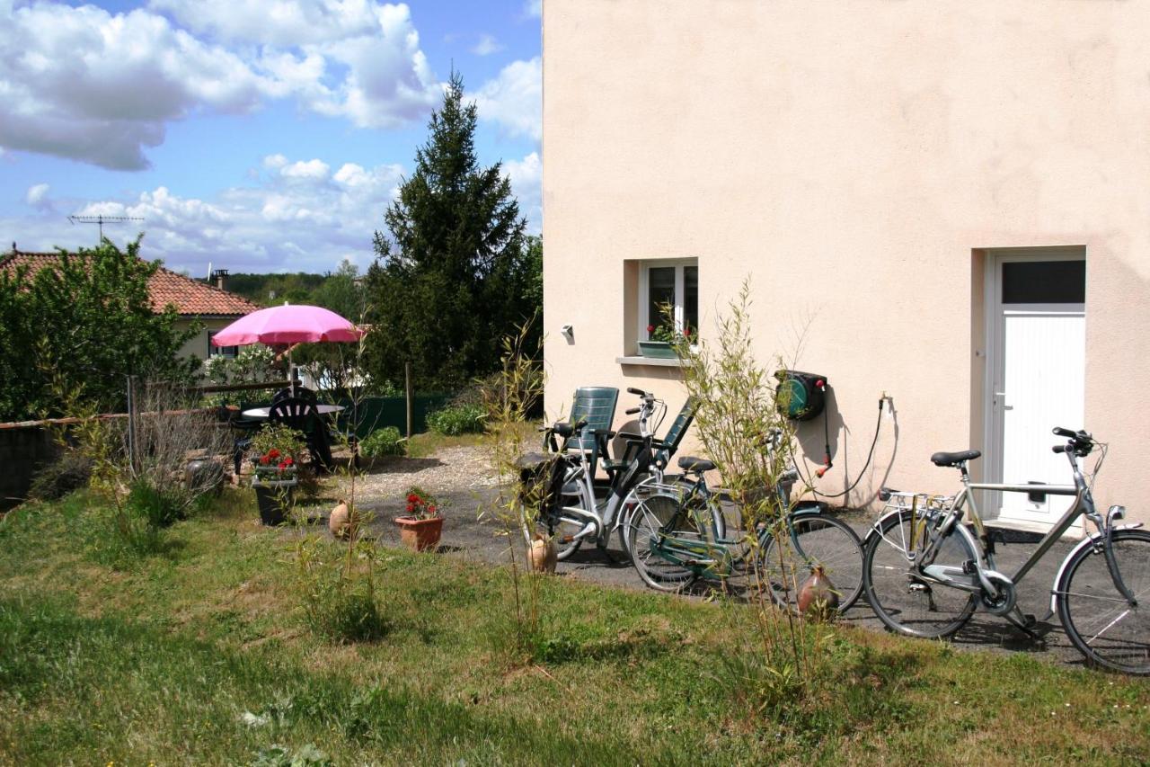 Bonabri Vacances - Chambres D'Hotes Chazelles  エクステリア 写真