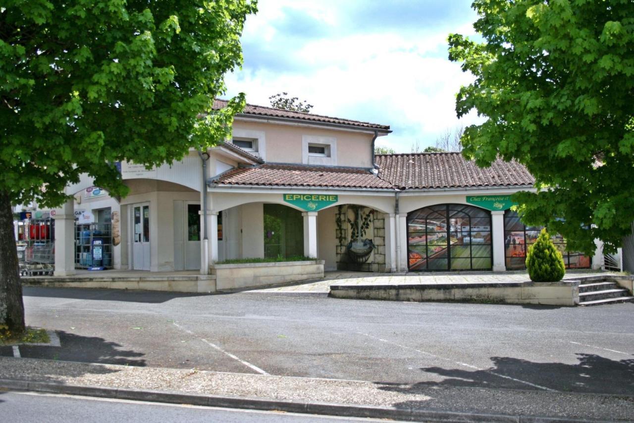 Bonabri Vacances - Chambres D'Hotes Chazelles  エクステリア 写真