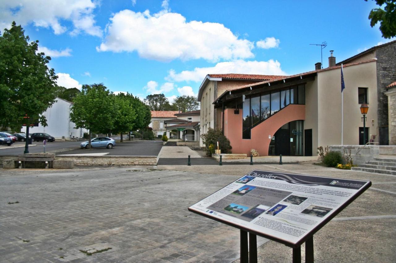 Bonabri Vacances - Chambres D'Hotes Chazelles  エクステリア 写真