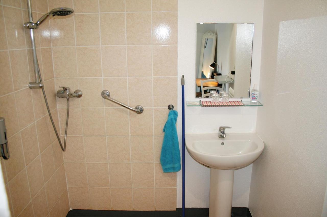 Bonabri Vacances - Chambres D'Hotes Chazelles  エクステリア 写真